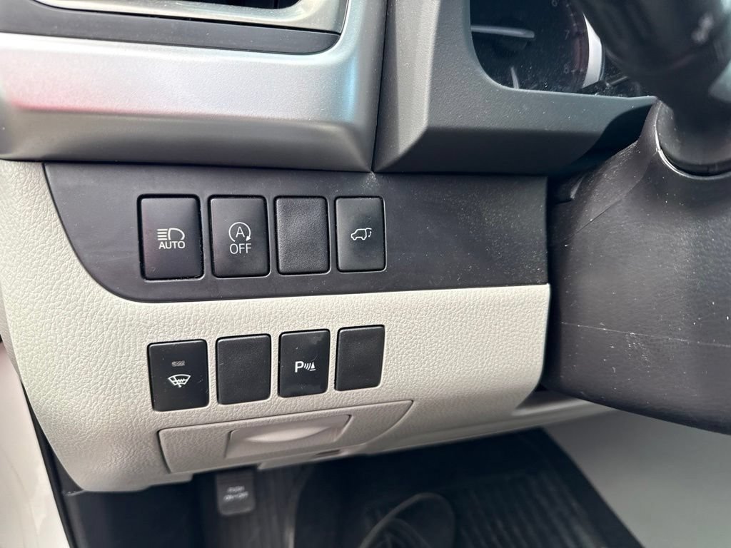 Used 2018 Blizzard Pearl Toyota Limited image 30