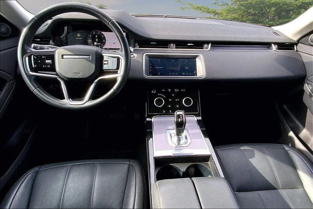 Used 2023 White Land Rover S image 7