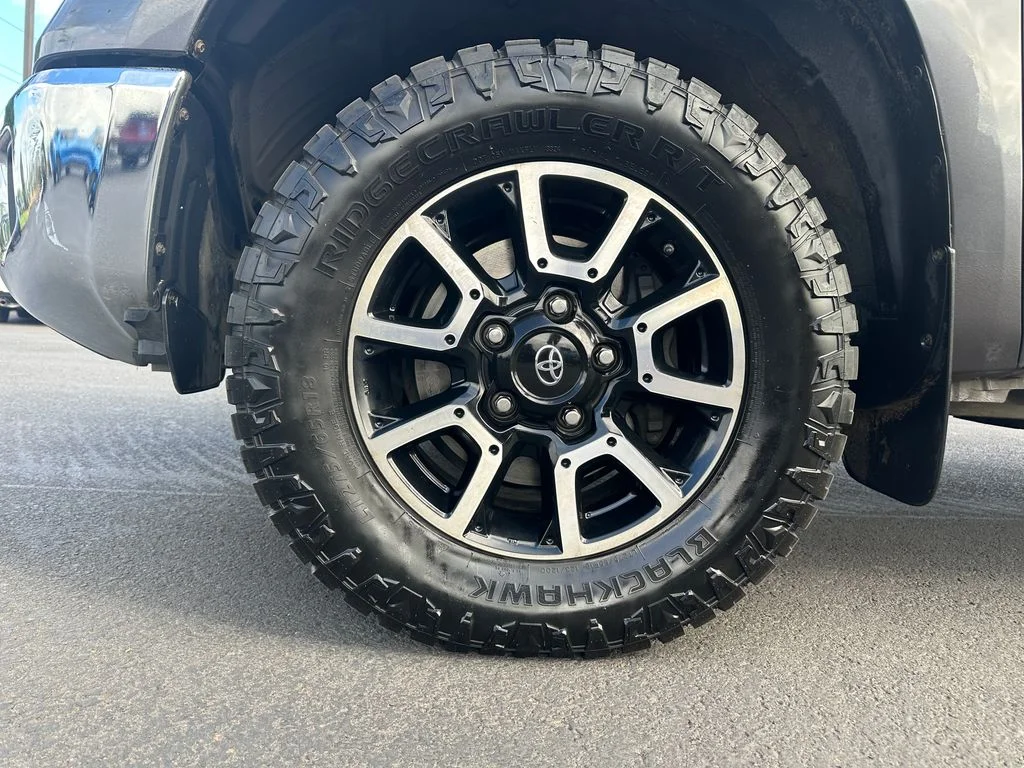 Used 2020 Gray Toyota SR5 image 11