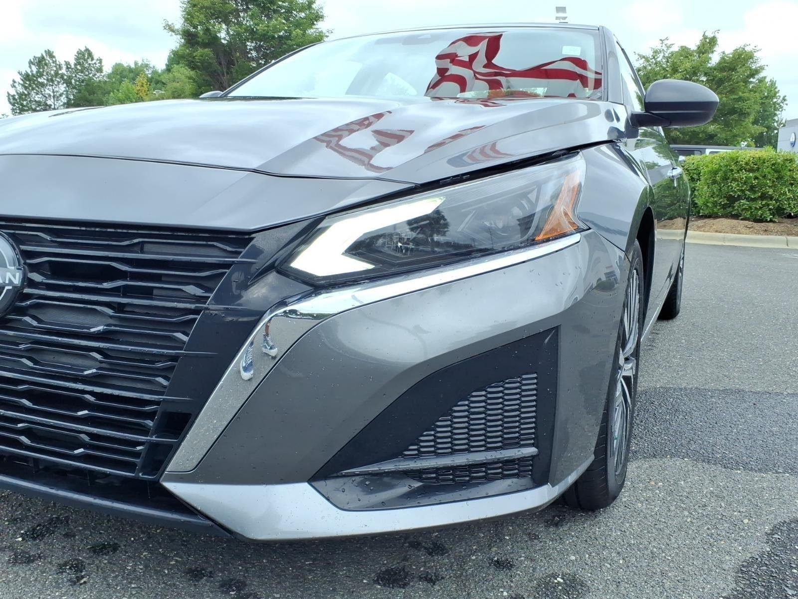 Used 2024 Gun Metallic Nissan 2.5 SV image 13