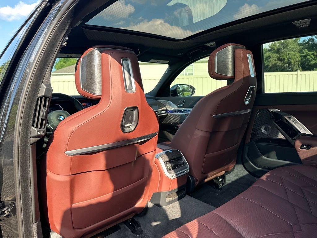 Used 2025 Black BMW 760i xDrive image 24