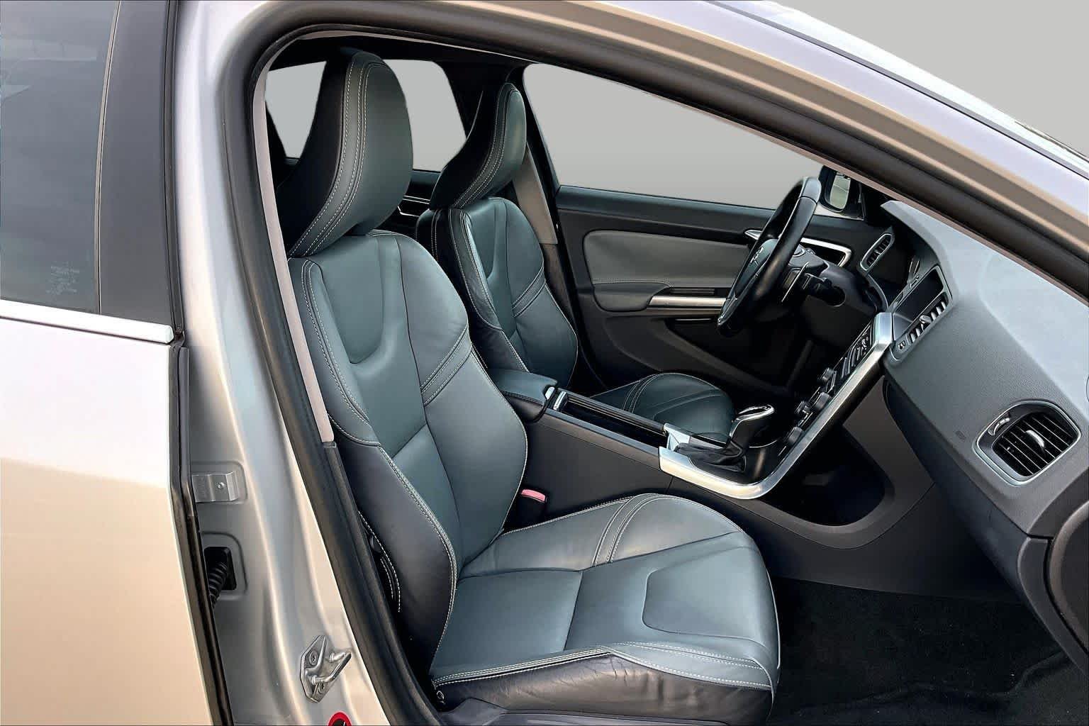 Used 2014 Bright Silver Metallic Volvo T6 image 9