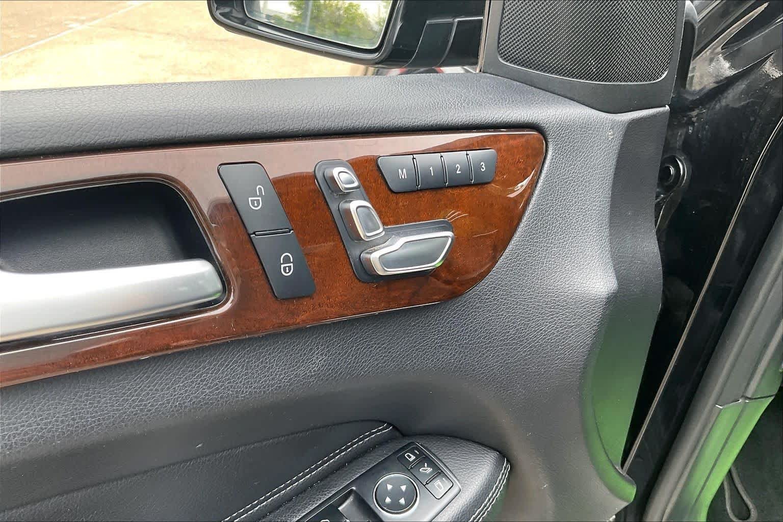 Used 2019 Brilliant Blue Metallic Mercedes-Benz GLS 450 image 31