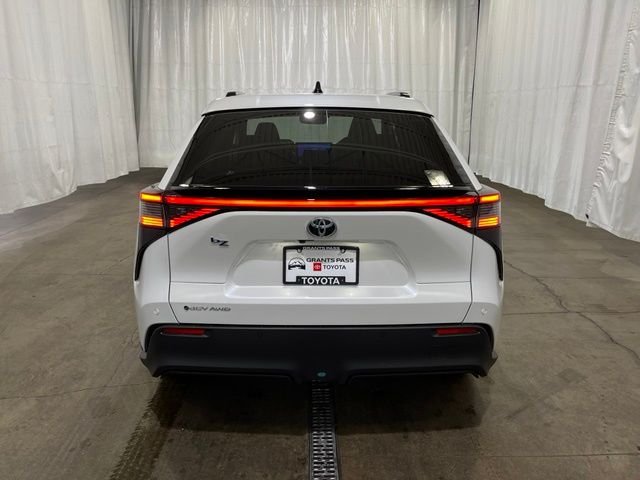 New 2026 Wind Chill Pearl <sup>1</sup> Toyota  XLE image 5