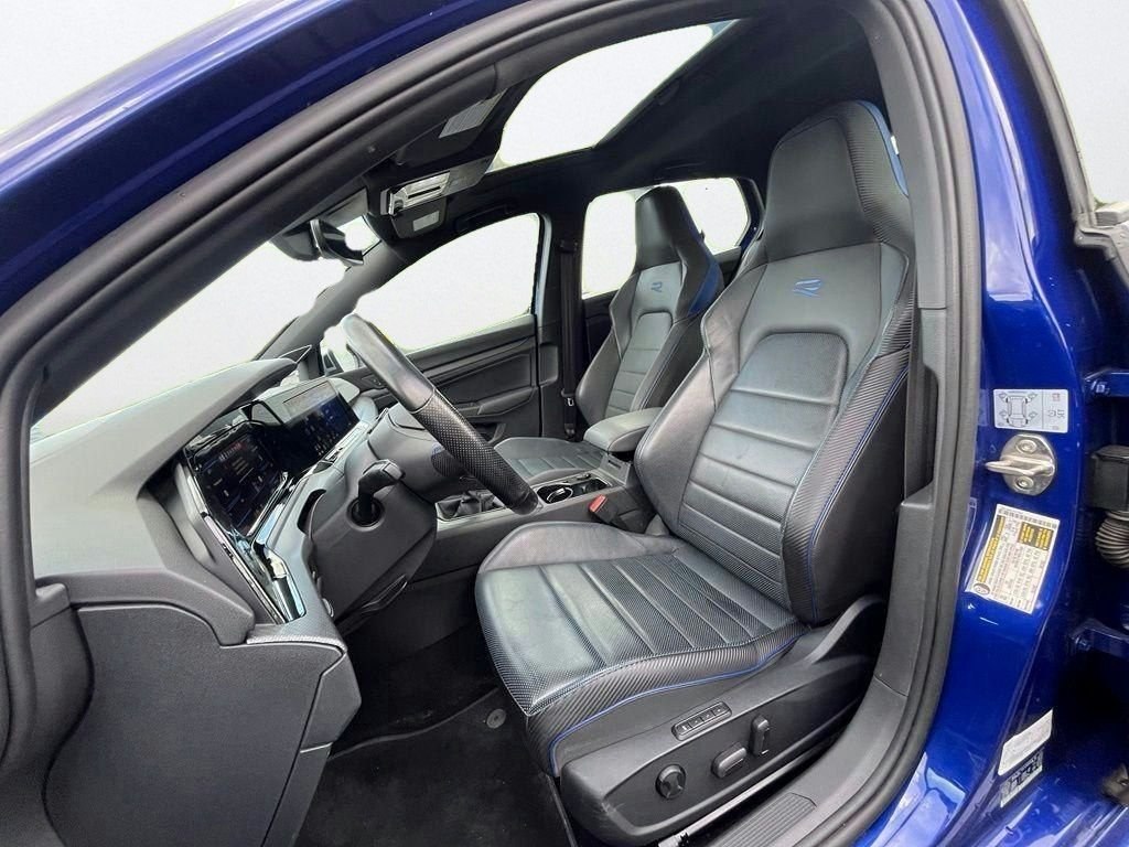 Used 2022 Blue Volkswagen 2.0T image 10