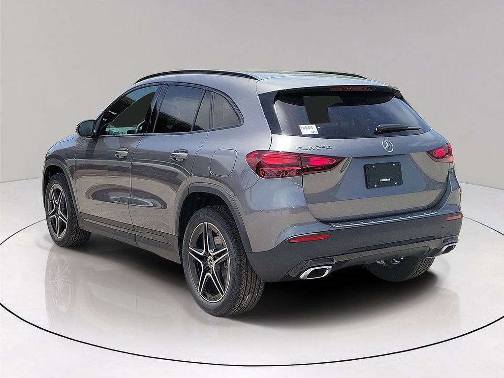 New 2026 Mountain Grey Metallic Mercedes-Benz GLA 250 image 4