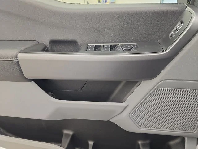 New 2026 Oxford White Ford F-350® XL image 38