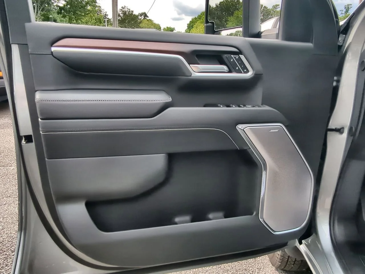 New 2026 Sterling Metallic GMC Denali DRW image 23