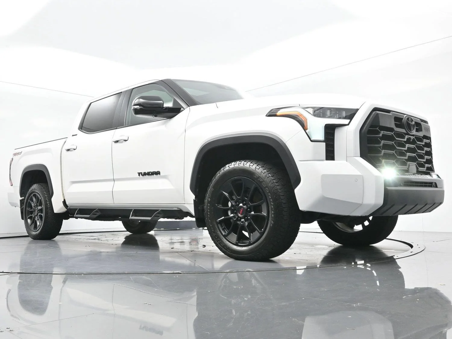 Used 2024 Ice Cap Toyota Limited image 44