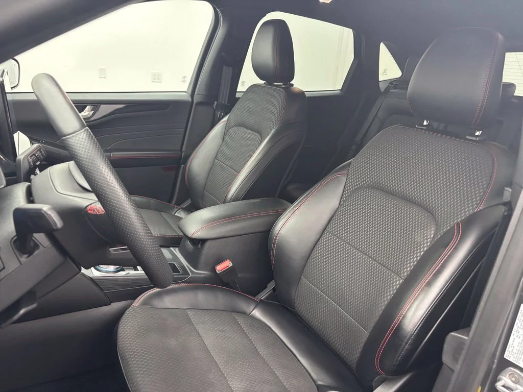 Used 2023 Gray Ford ST-Line image 23