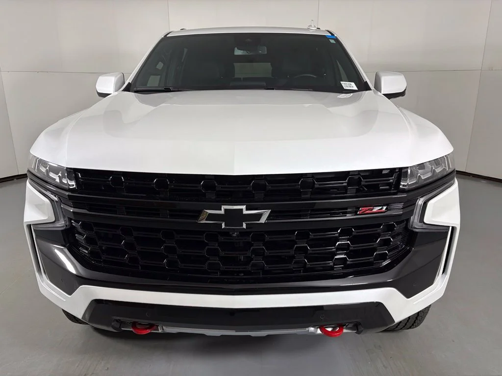 Certified Used 2024 Iridescent Pearl Tricoat Chevrolet Z71 image 4