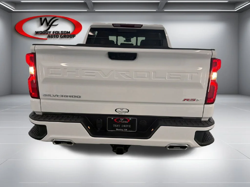 New 2026 Summit White Chevrolet RST image 8