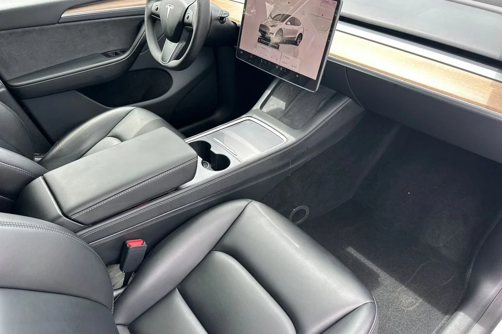 2023 Tesla Model Y Long Range - Photo 18