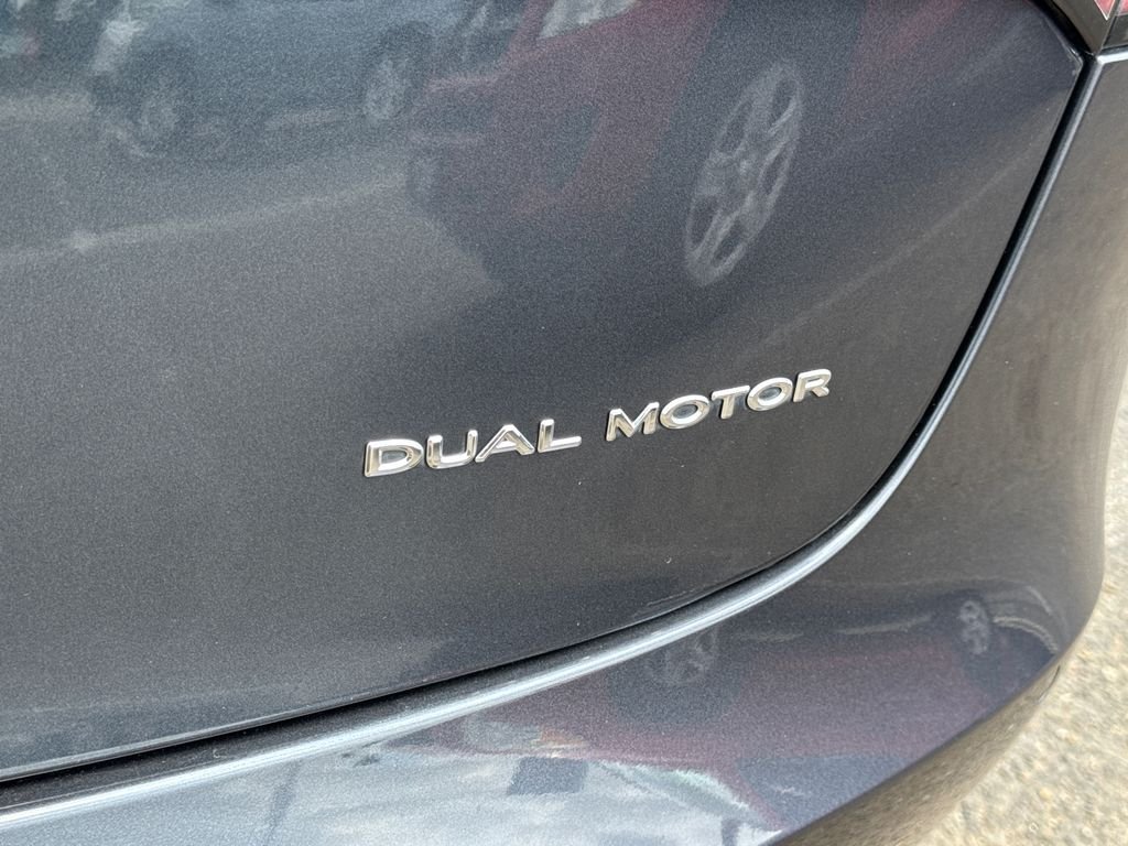 Used 2019  Tesla Long Range image 12