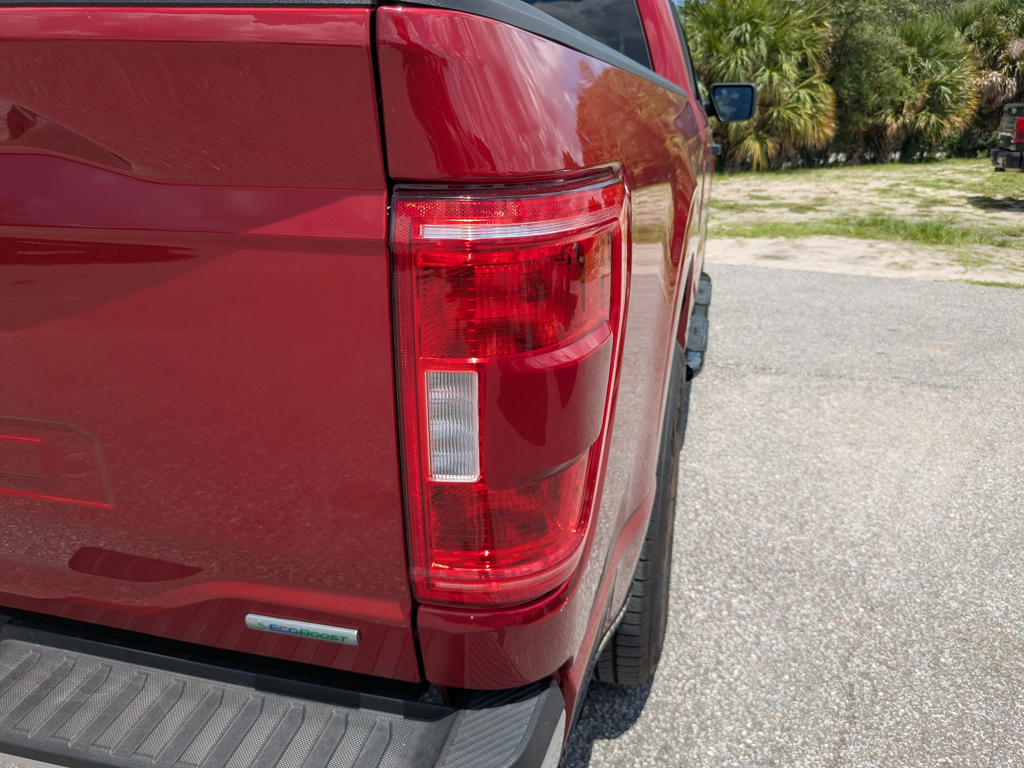 Certified Used 2022 Rapid Red Metallic Tinted Clearcoat Ford XLT image 14