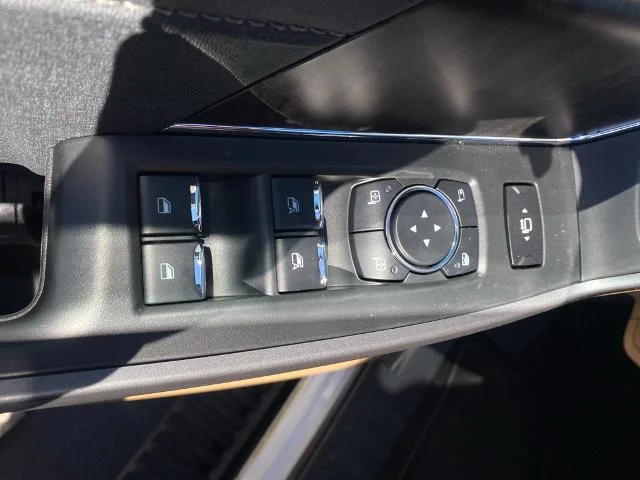 New 2026 Oxford White Ford F-450® LARIAT® image 11