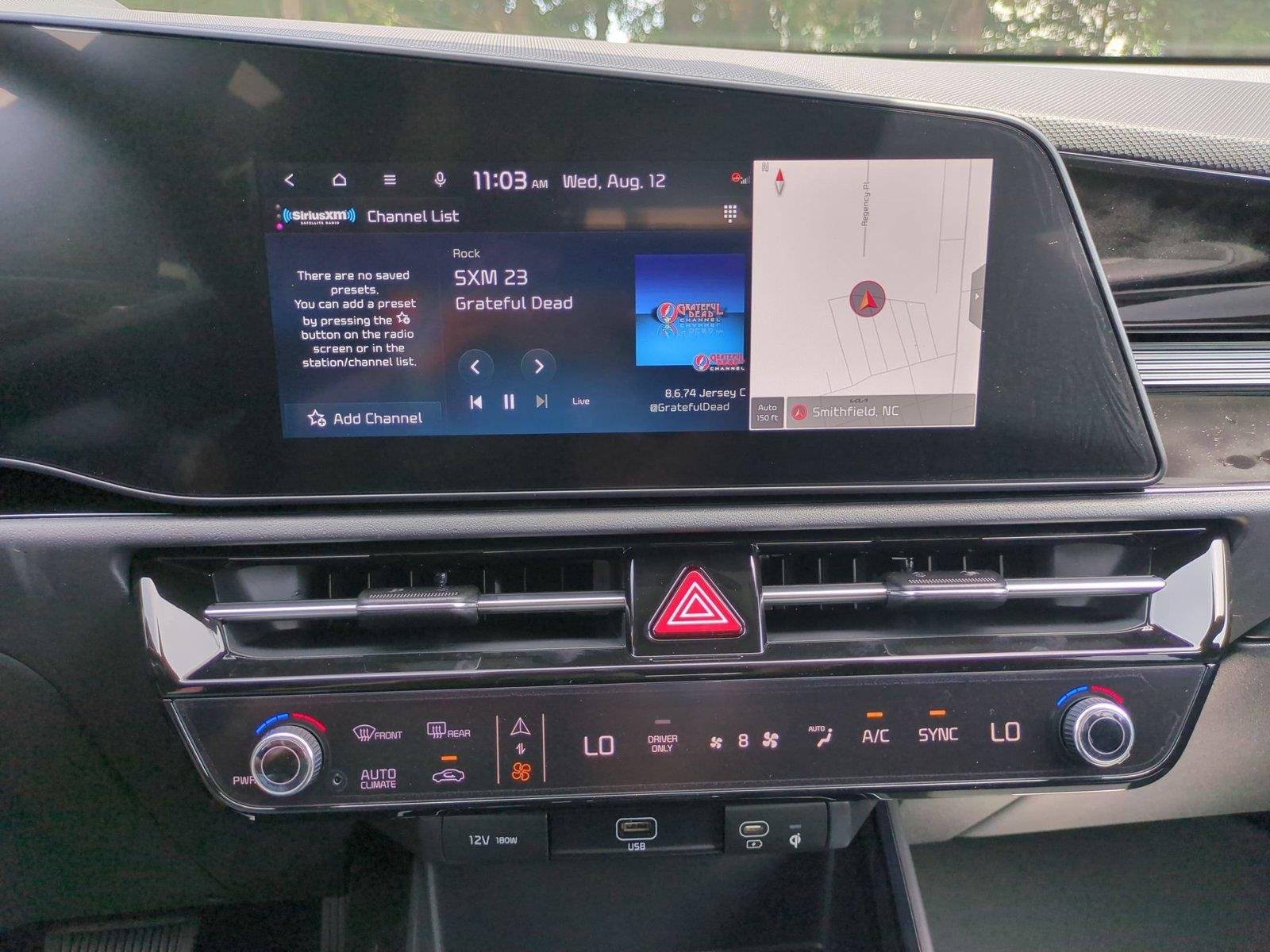 New 2026 Snow White Pearl Kia EX image 24