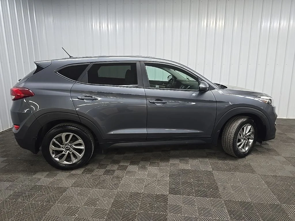 Used 2018 Gray Hyundai SE image 2