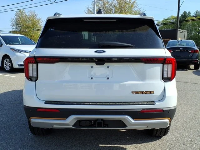 New 2026 Star White Metallic Tri-Coat Ford Tremor image 25