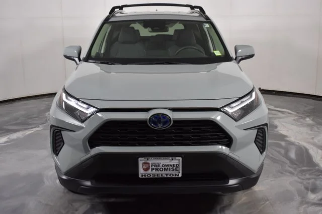 Used 2023  Toyota XLE image 13