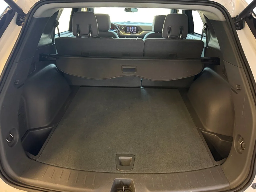 Used 2019 SUMMIT WHITE Chevrolet  image 14