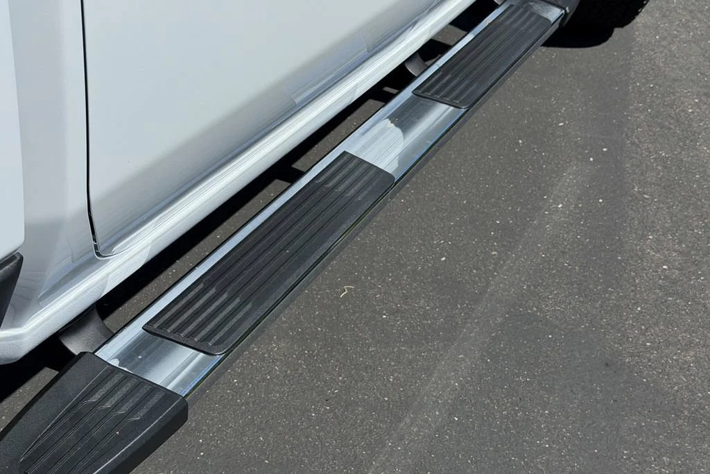 New 2026 Glacier White Tricoat GMC SLT image 8