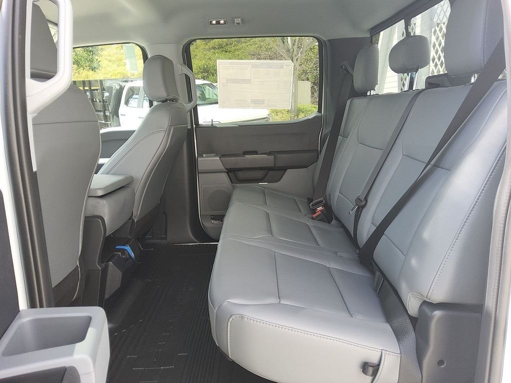 New 2026 Oxford White Ford XL image 15
