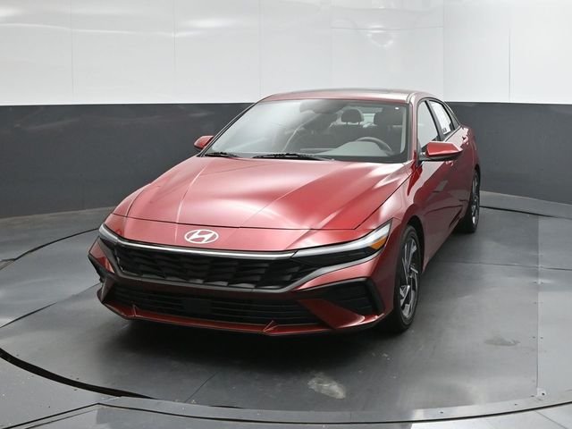 Used 2025 Red Hyundai SEL Convenience image 22