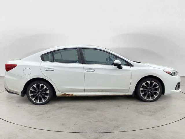Used 2020 Crystal White Pearl Subaru Limited image 6