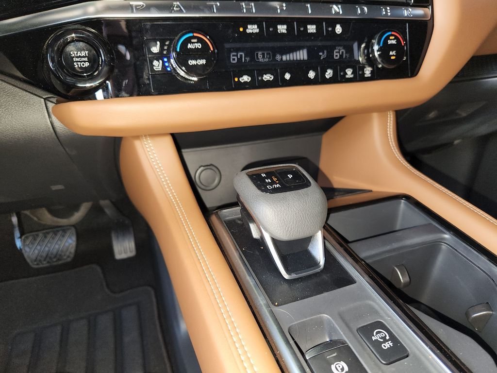 New 2026 Boulder Gray Pearl / Super Black Two-tone Nissan Platinum image 20
