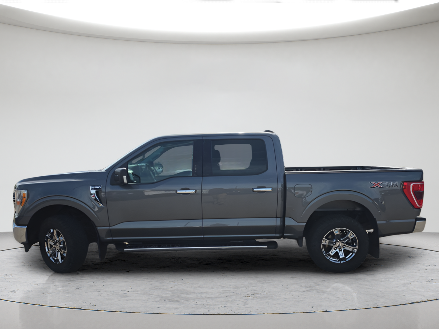 Used 2021 Gray Ford XLT image 7