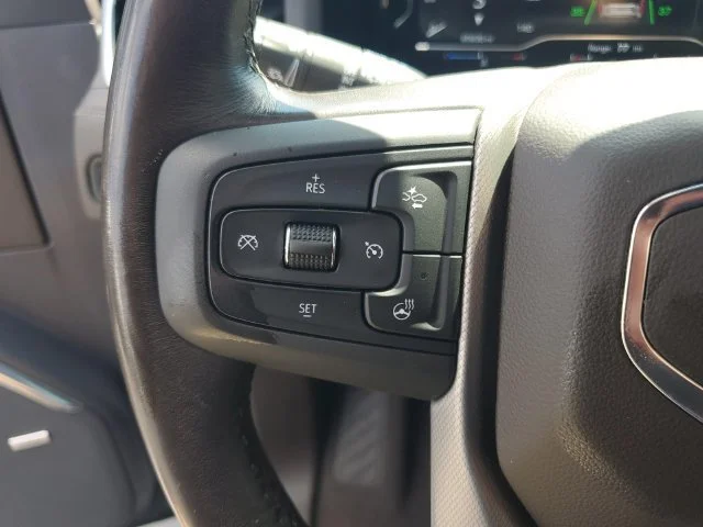 Used 2022 WHITE FROST TRICOAT GMC Denali image 18