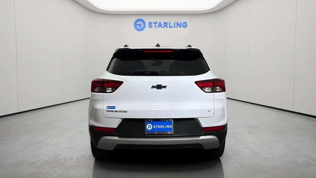 Used 2023 Summit White Chevrolet LT image 7