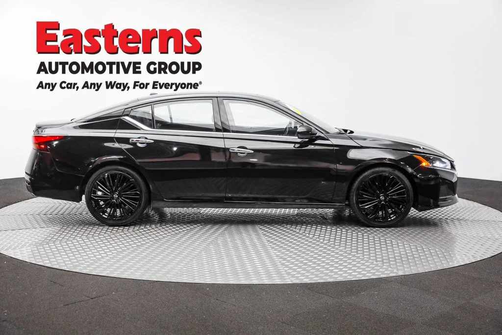 Used 2023 Black Nissan 2.5 SL image 4