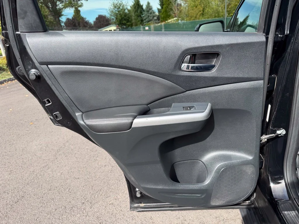 Used 2016 Crystal Black Pearl Honda Touring image 30