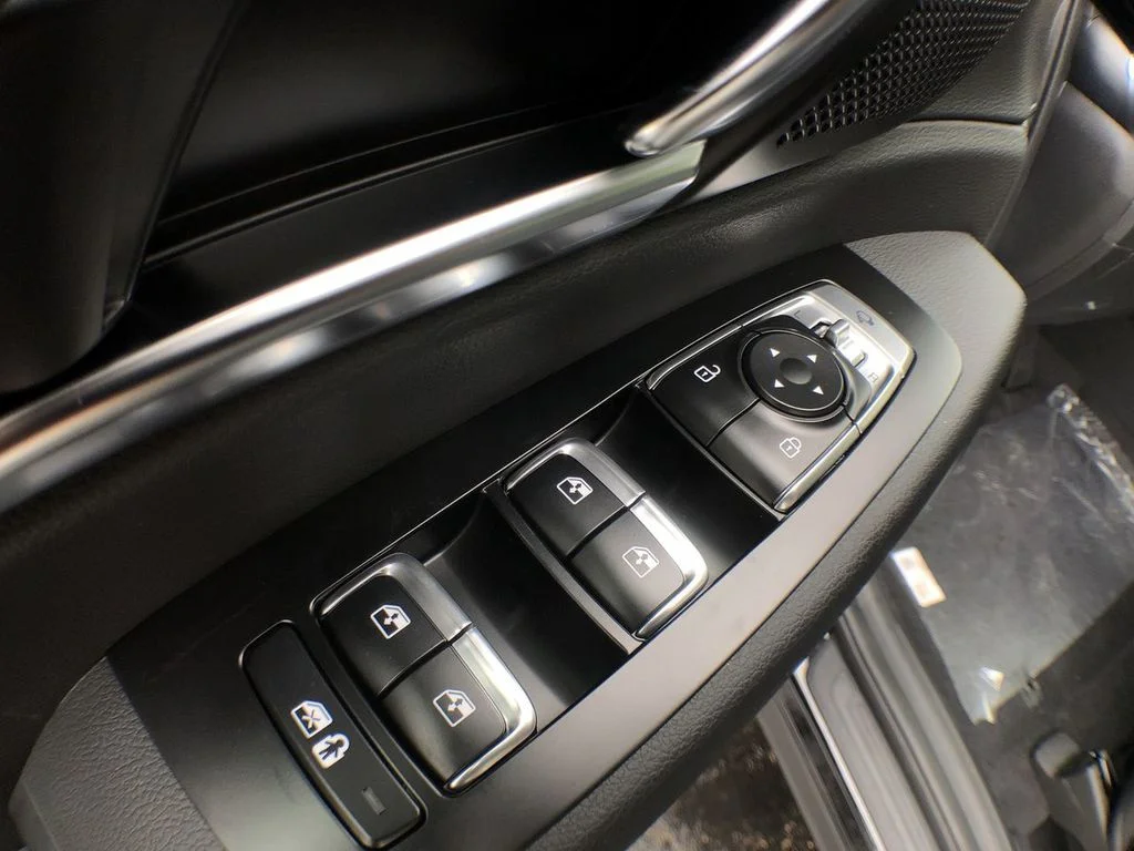 Used 2022 Black Kia EX image 34