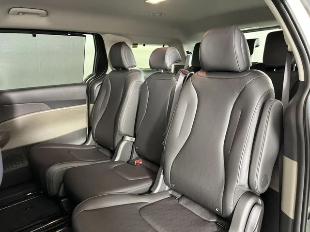 New 2026 Ivory Silver Kia EX image 22
