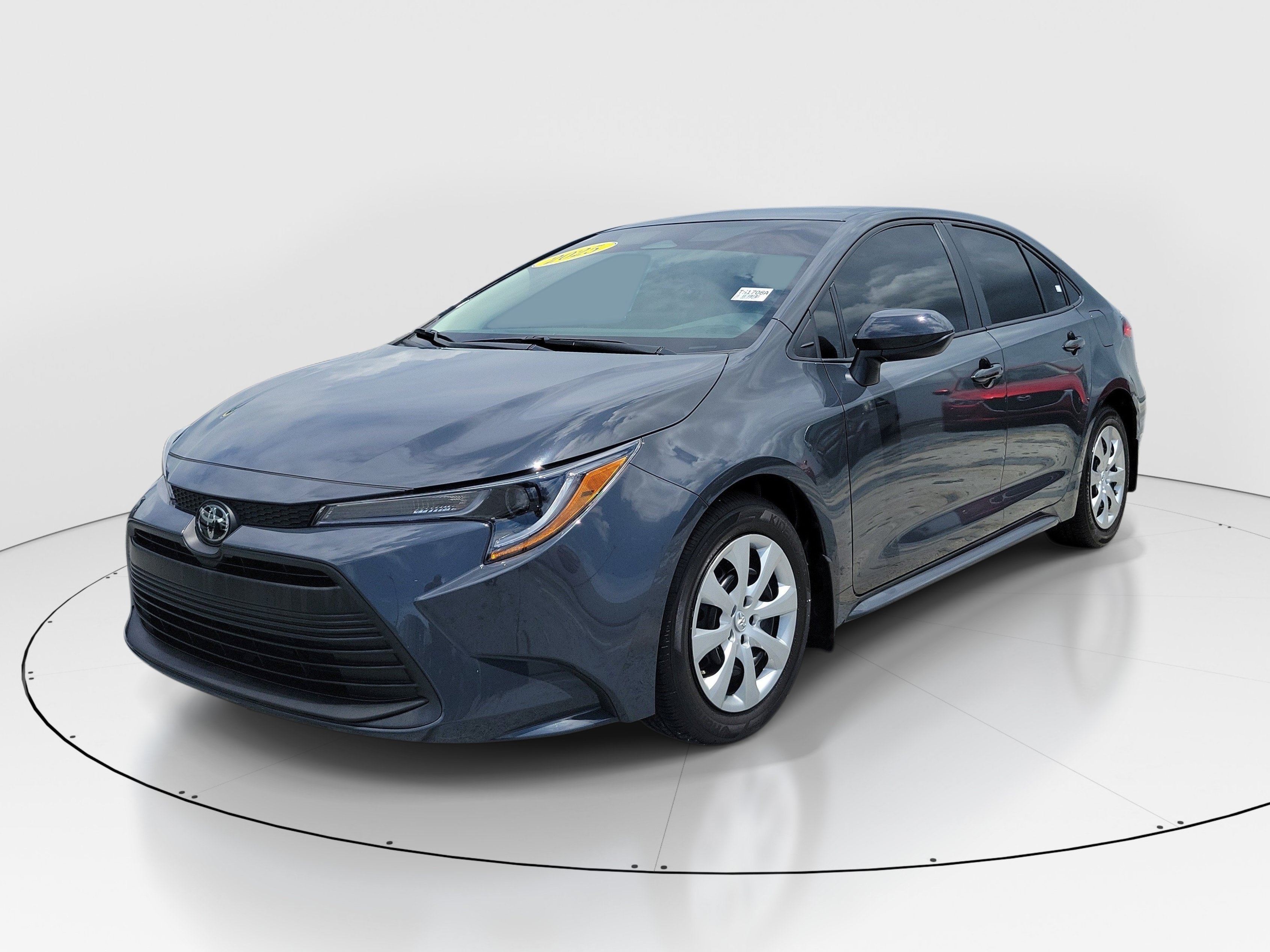 Used 2025 Underground/Mid Blk Met Toyota LE image 3