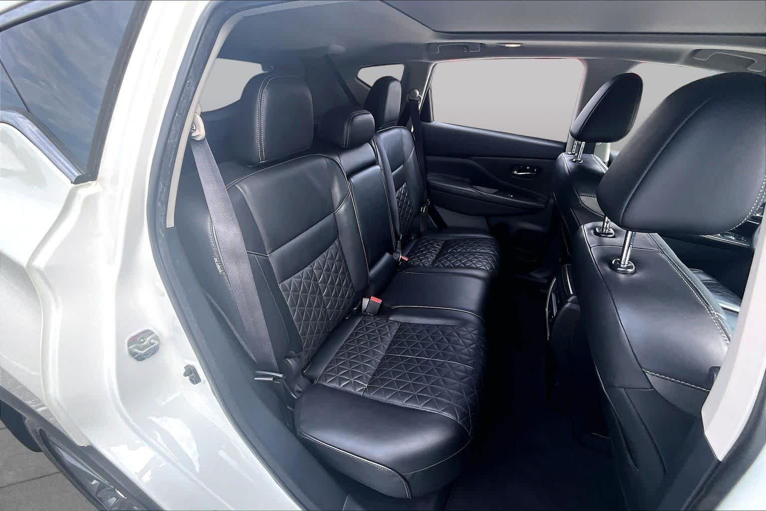 Used 2019 Pearl White Tricoat Nissan Platinum image 20