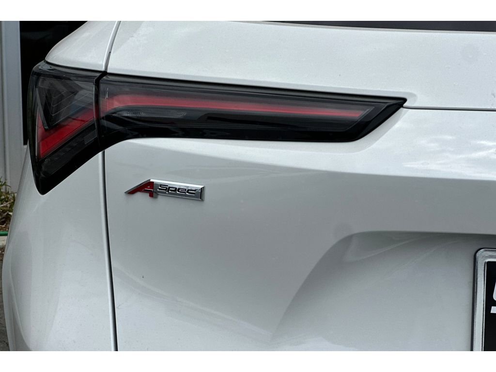 Used 2025 PLATINUM WHITE Acura w/A-Spec Package image 6