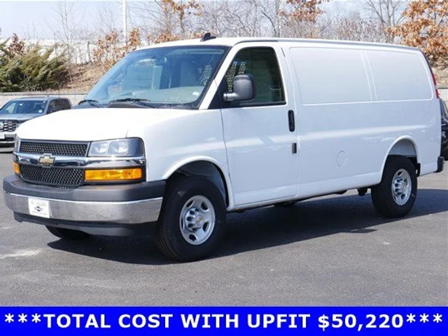 2025 Chevrolet Express Cargo WT