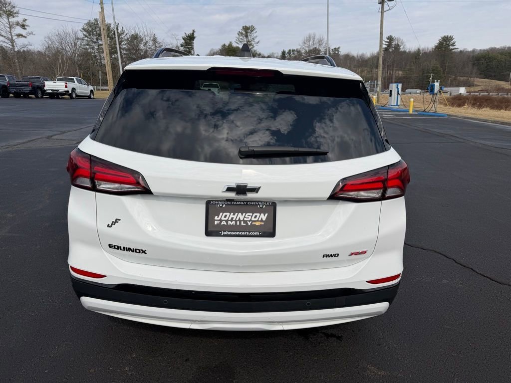 Used 2024 Summit White Chevrolet RS image 9