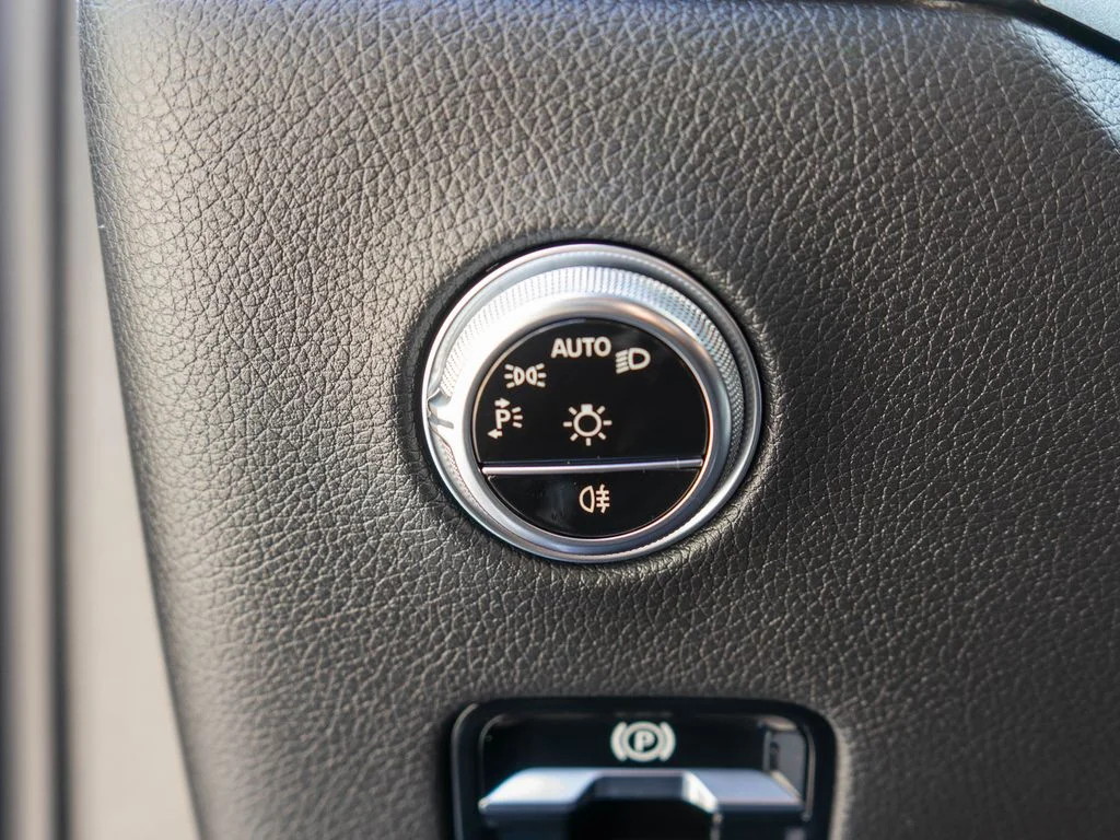 Used 2023 Black Mercedes-Benz GLC 300 image 19