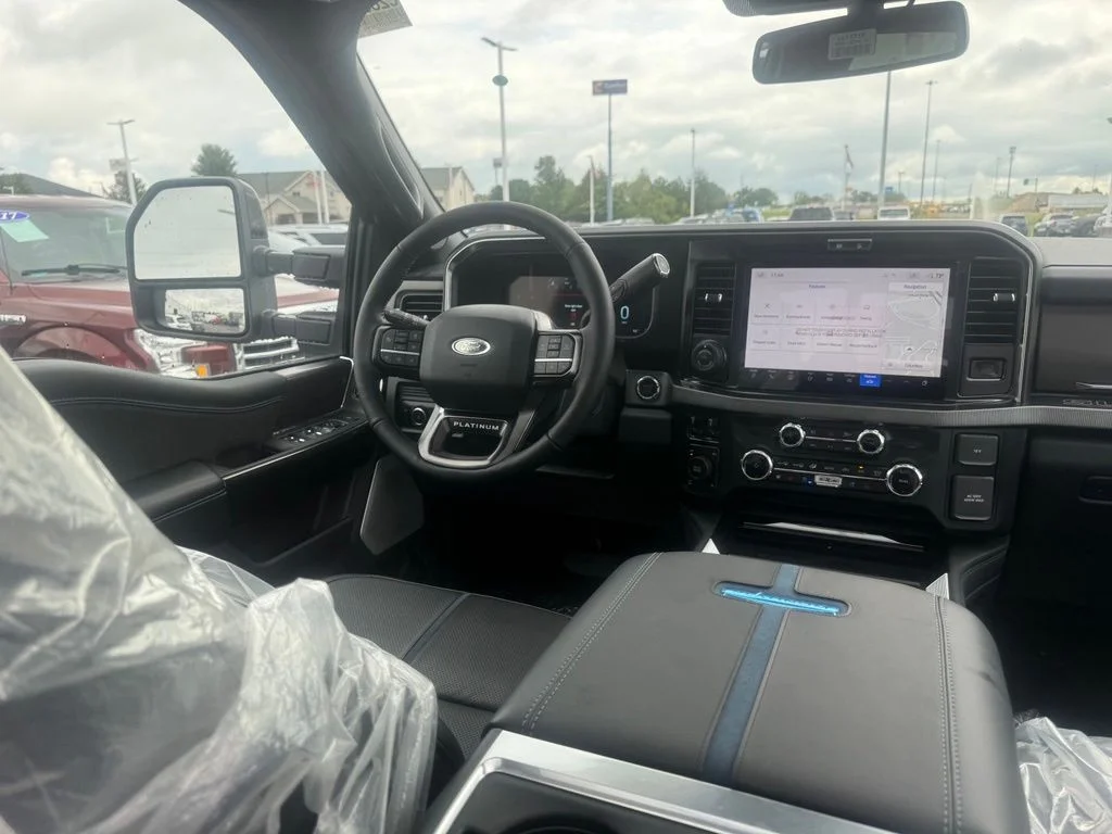 New 2026 Star White Metallic Tri-Coat Ford F-250® Platinum® image 63