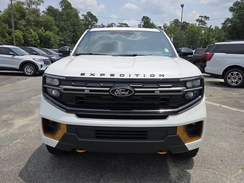 New 2026 Star White Metallic Tri-Coat Ford Tremor® image 2