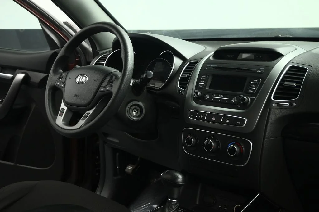 Used 2015 Red Kia LX image 58