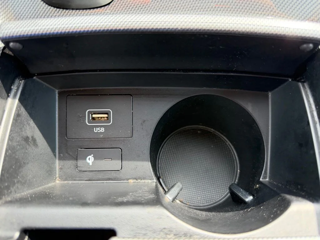 Used 2022 Hampton Gray Hyundai SEL image 35