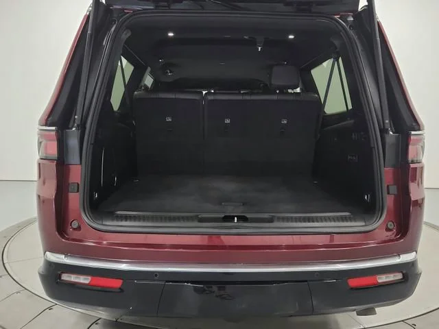 2024 Jeep Wagoneer L Series II - Photo 36