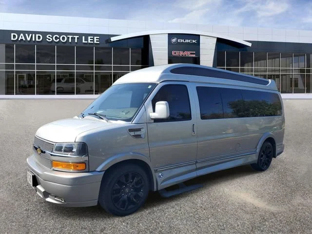 Used 2022 Silver Ice Metallic Chevrolet WT image 4