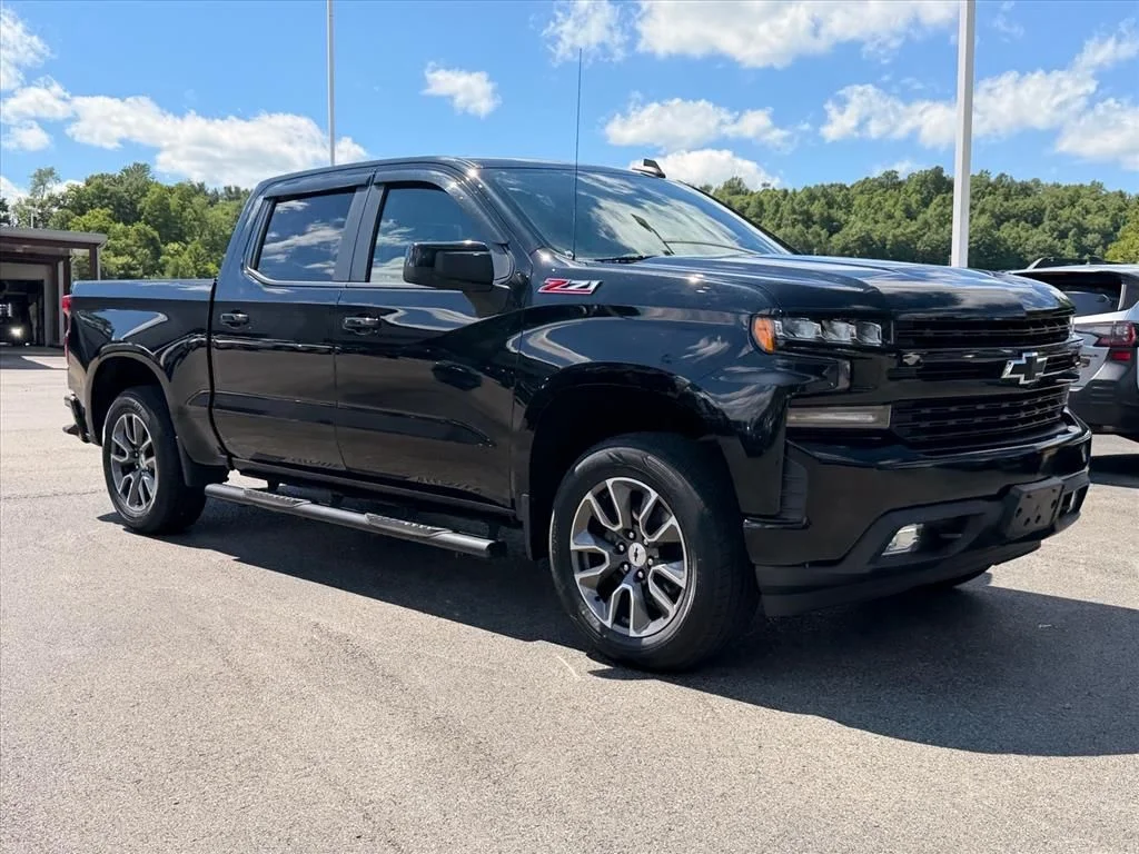 Used 2019 Black Chevrolet RST image 13